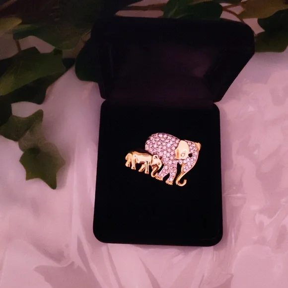 Golden mother & calf brooch whit clear Rhinestones - Picture 2 of 4